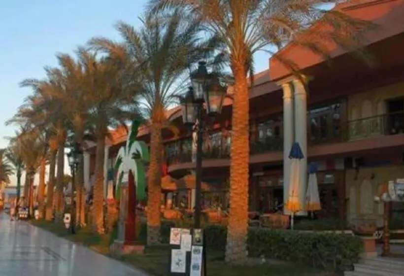 هتل Siva Grand Beach