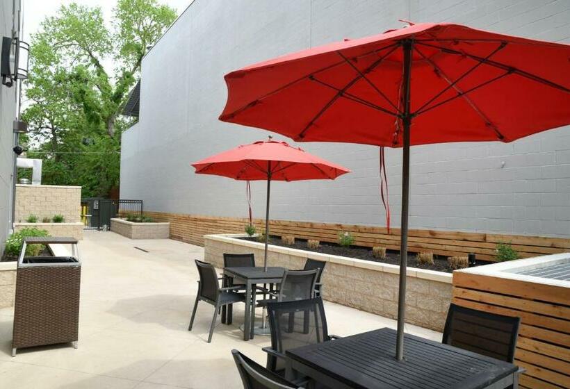 فندق Towneplace Suites By Marriott Lawrence Downtown