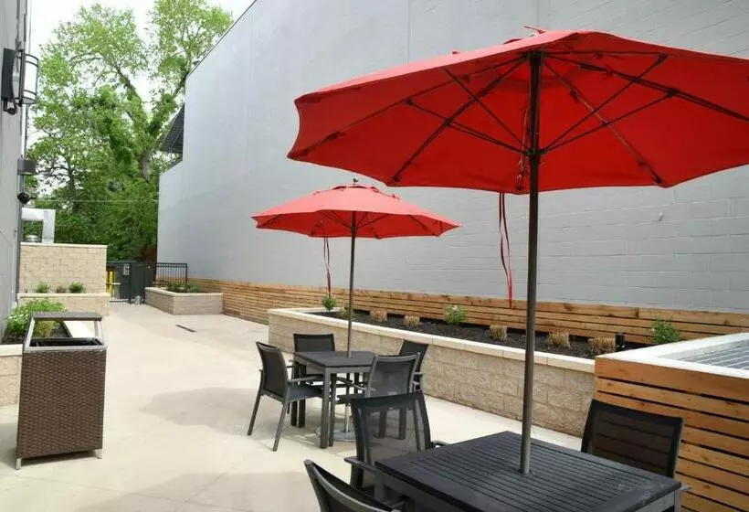 Hotel Towneplace Suites By Marriott Lawrence Downtown