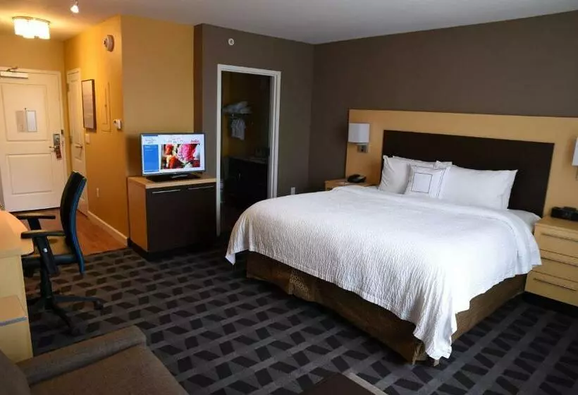 Hotel Towneplace Suites By Marriott Lawrence Downtown