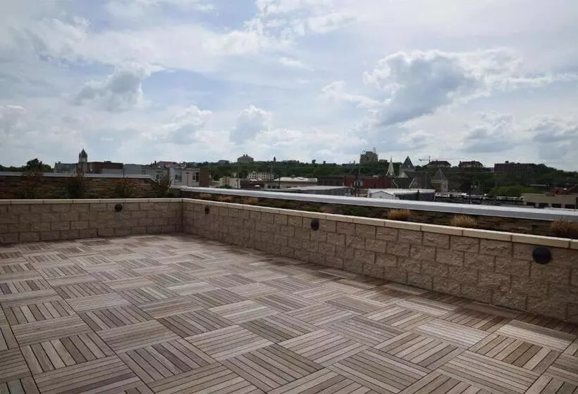 Hotel Towneplace Suites By Marriott Lawrence Downtown