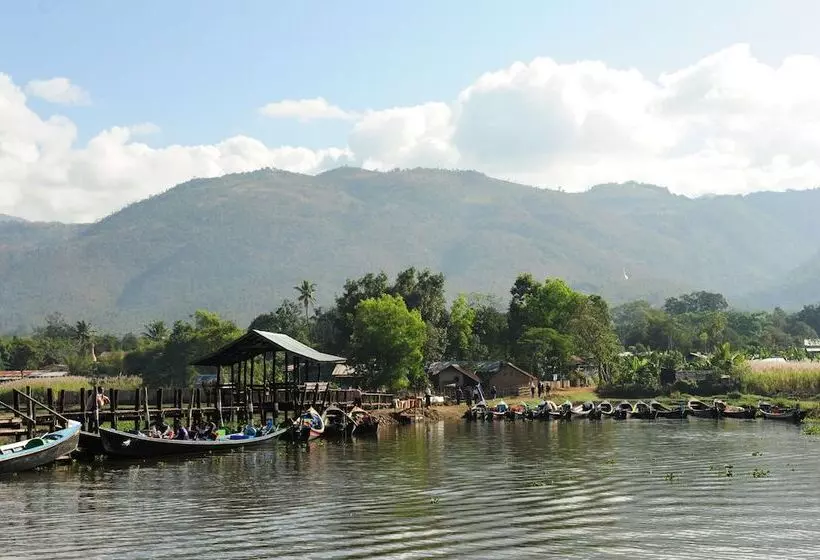 هتل Villa Inle Boutique Resort