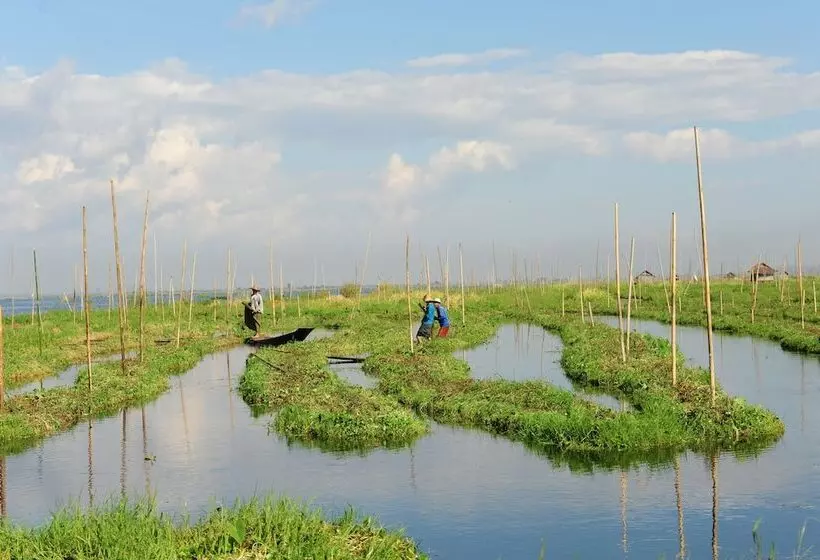 هتل Villa Inle Boutique Resort