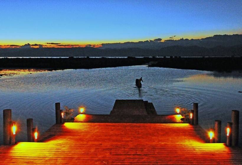 هتل Villa Inle Boutique Resort