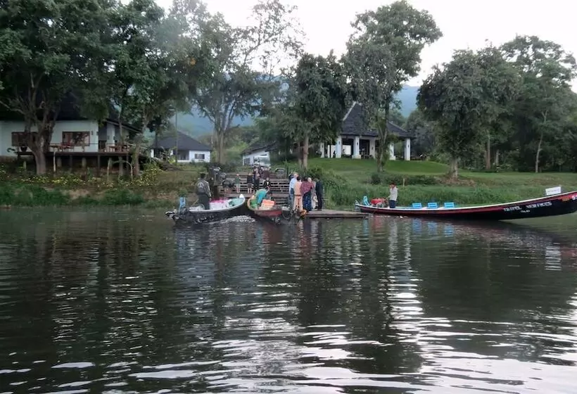 هتل Villa Inle Boutique Resort