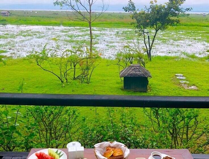 هتل Villa Inle Boutique Resort