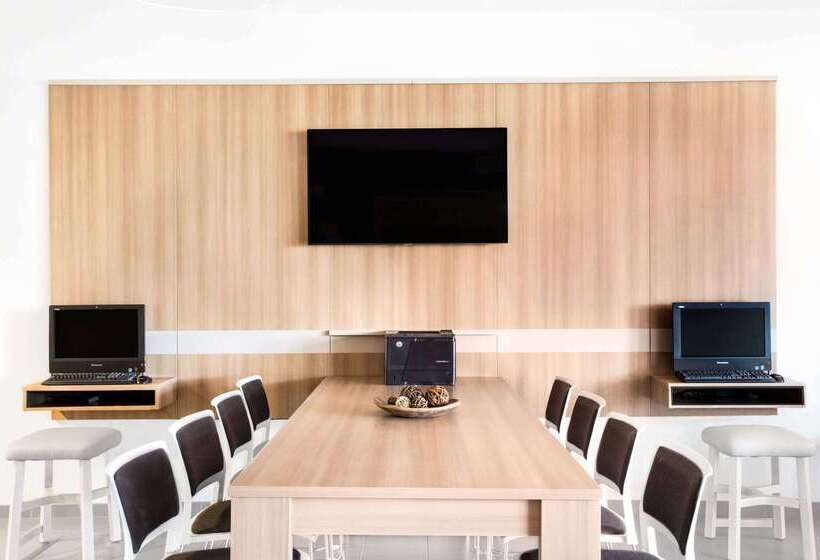 Microtel Inn & Suites By Wyndham Vernal/naples