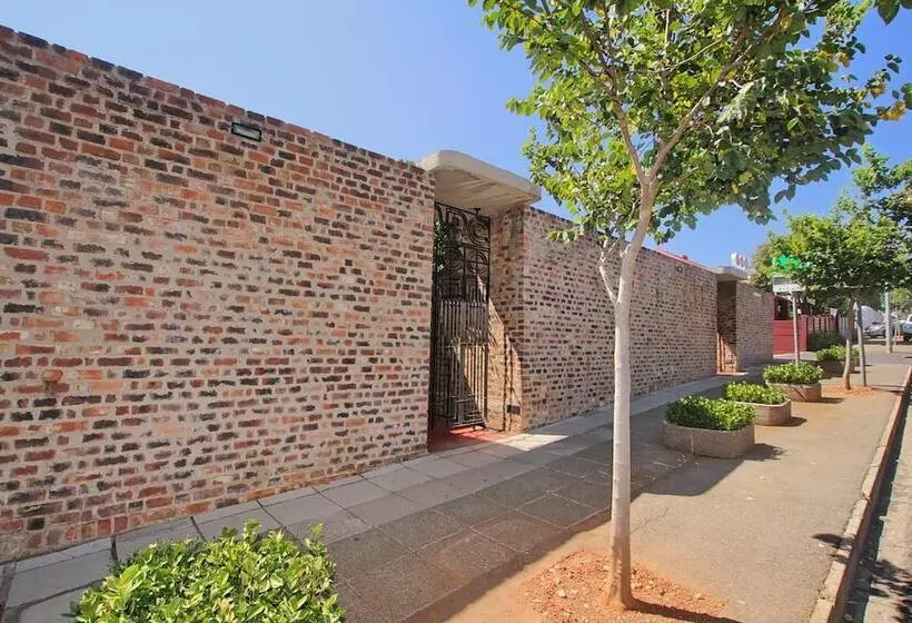 Пансион Motel Mi Pi Chi