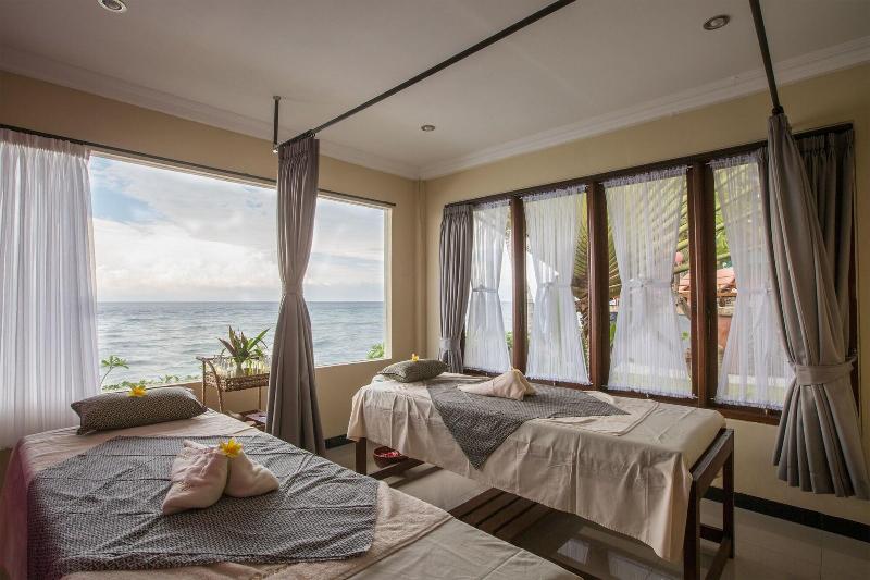 Puri Wirata Dive Resort And Spa Amed