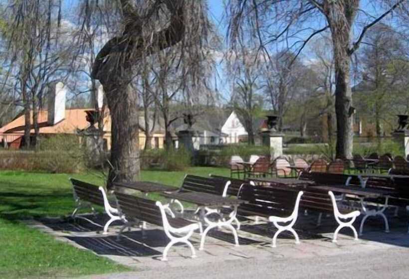 فندق Wärdshuset Gammel Tammen österbybruk