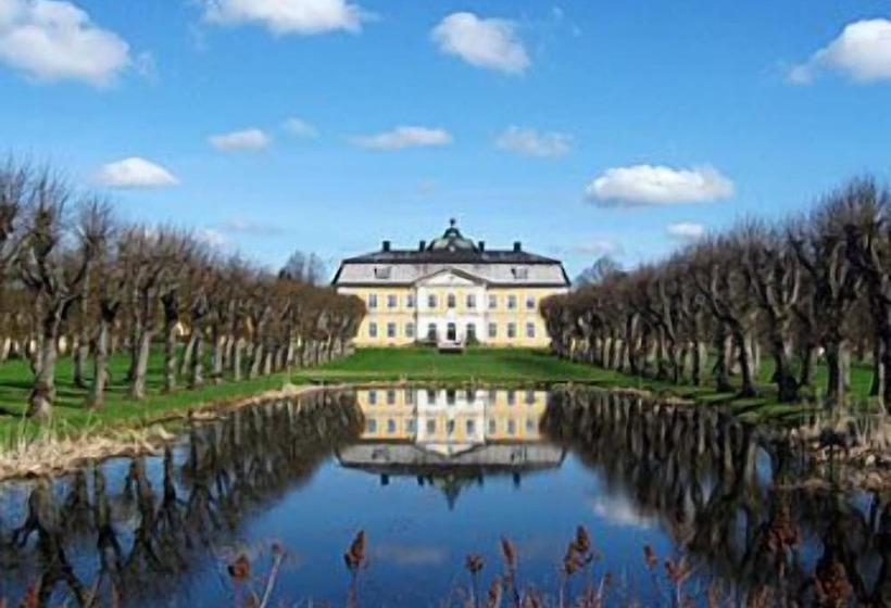 فندق Wärdshuset Gammel Tammen österbybruk