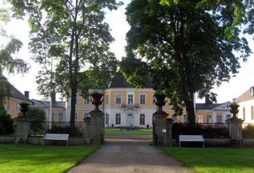 فندق Wärdshuset Gammel Tammen österbybruk