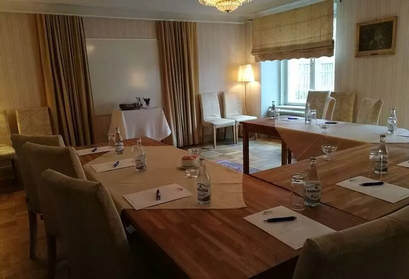 ホテル Wärdshuset Gammel Tammen österbybruk