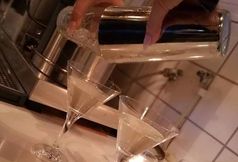 فندق Wärdshuset Gammel Tammen österbybruk