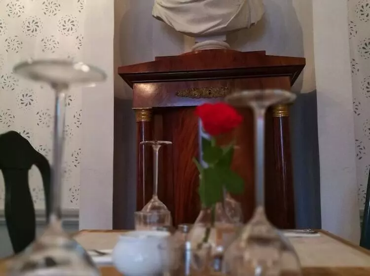 ホテル Wärdshuset Gammel Tammen österbybruk