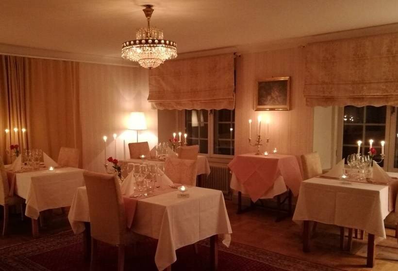 فندق Wärdshuset Gammel Tammen österbybruk
