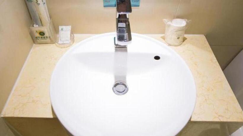 בית מלון כפרי City Comfort Inn Wuhan Huanghe Tower Shouyi Metro Station