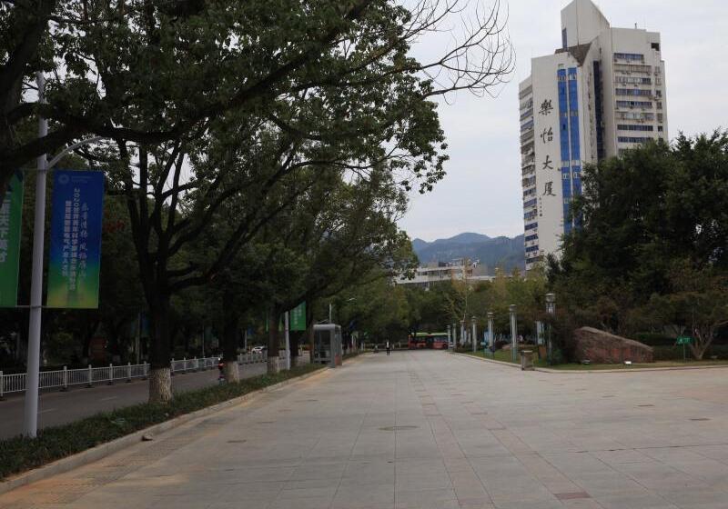 Отель Greentree Eastern Yueqing City City Morning Mu Plaza