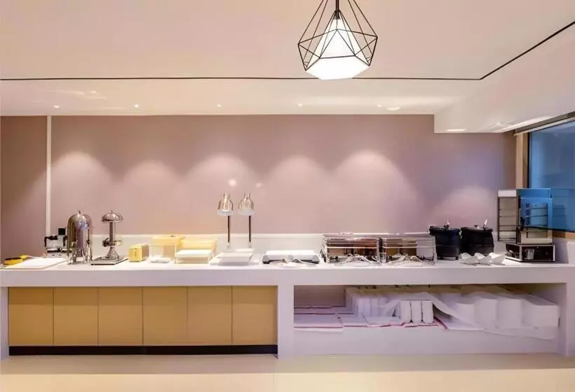 هتل City Comfort Inn Chongqing Nanping Wanda Plaza Light Rail Station