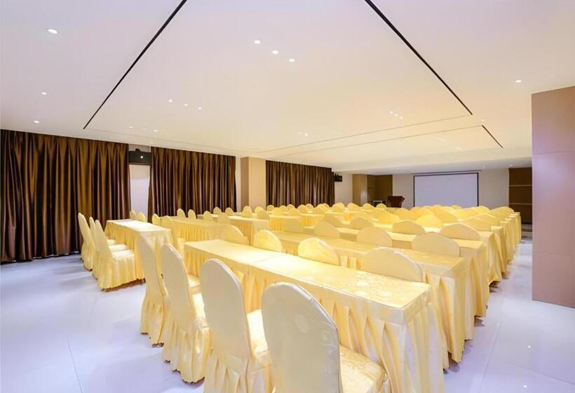 هتل City Comfort Inn Chongqing Nanping Wanda Plaza Light Rail Station