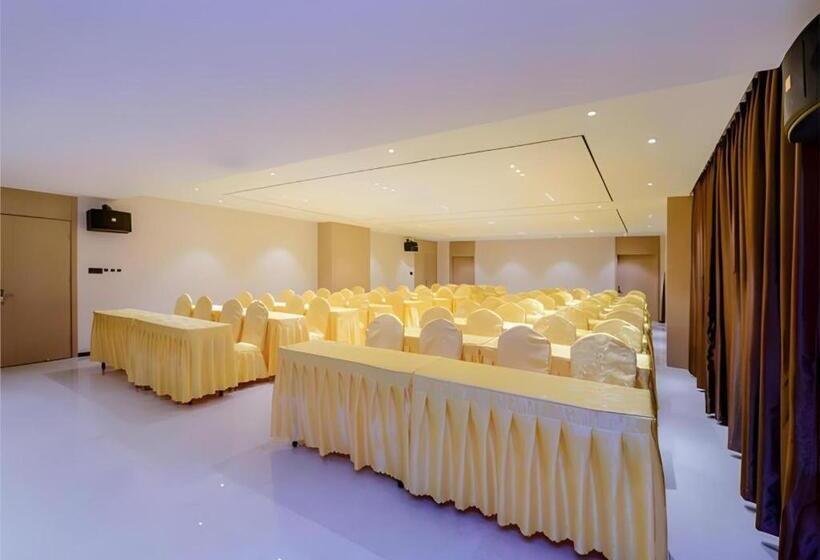 هتل City Comfort Inn Chongqing Nanping Wanda Plaza Light Rail Station