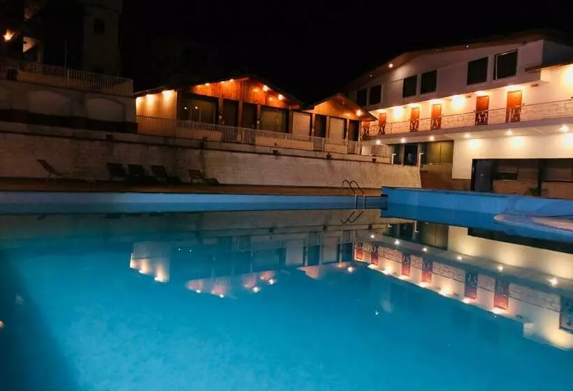 Hunky Dory Resort And Spa