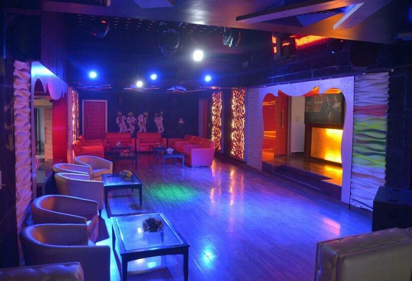 Hunky Dory Resort And Spa