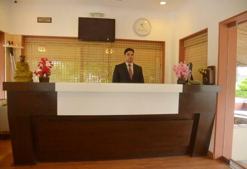 Hunky Dory Resort And Spa