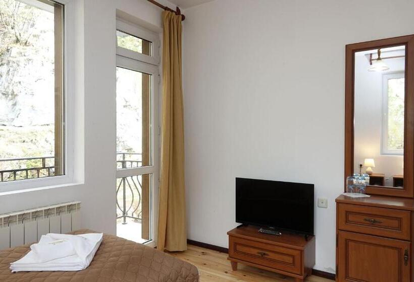 בית מלון כפרי семеен хотел орфей