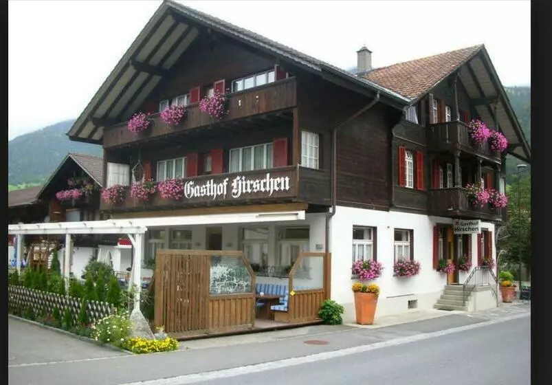Hotelli Gasthof Hirschen