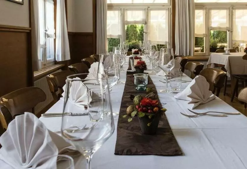 Hotelli Gasthof Hirschen