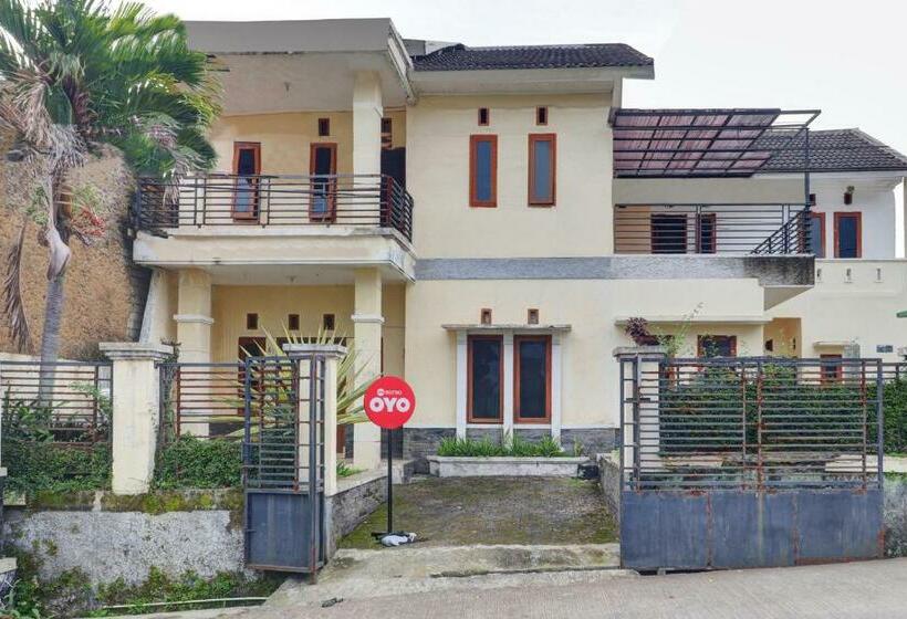 Hôtel Oyo 90815 Guest House Putri Sariwangi Syariah