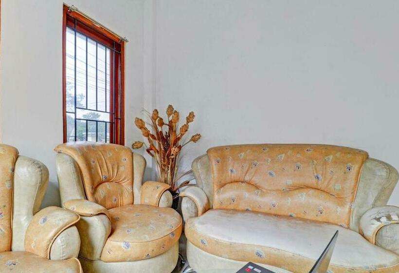 Hôtel Oyo 90815 Guest House Putri Sariwangi Syariah