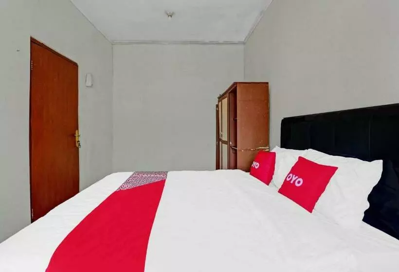 Hotelli Oyo 90815 Guest House Putri Sariwangi Syariah