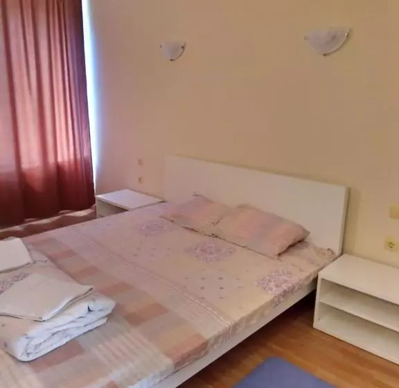 Motelli семеен хотел чекръка