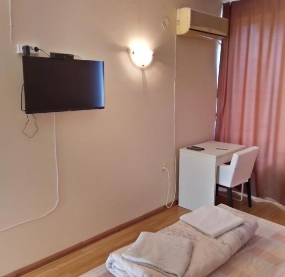 Motel семеен хотел чекръка