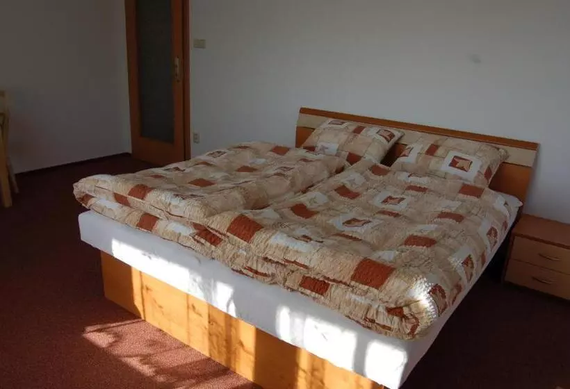 Majatalo Penzion Na Devitce