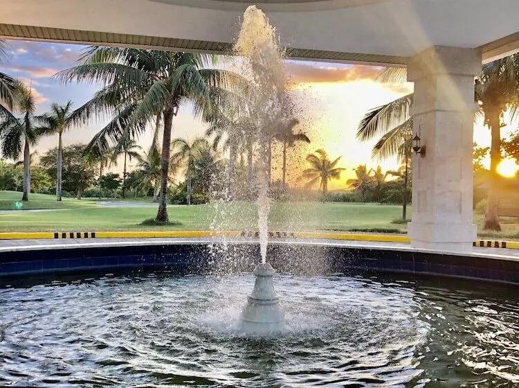 Queens Island Golf And Resort