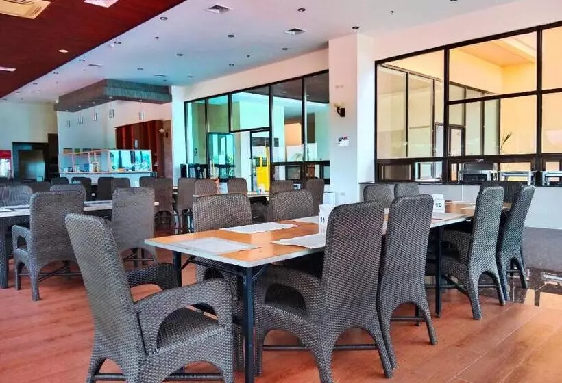 Queens Island Golf And Resort