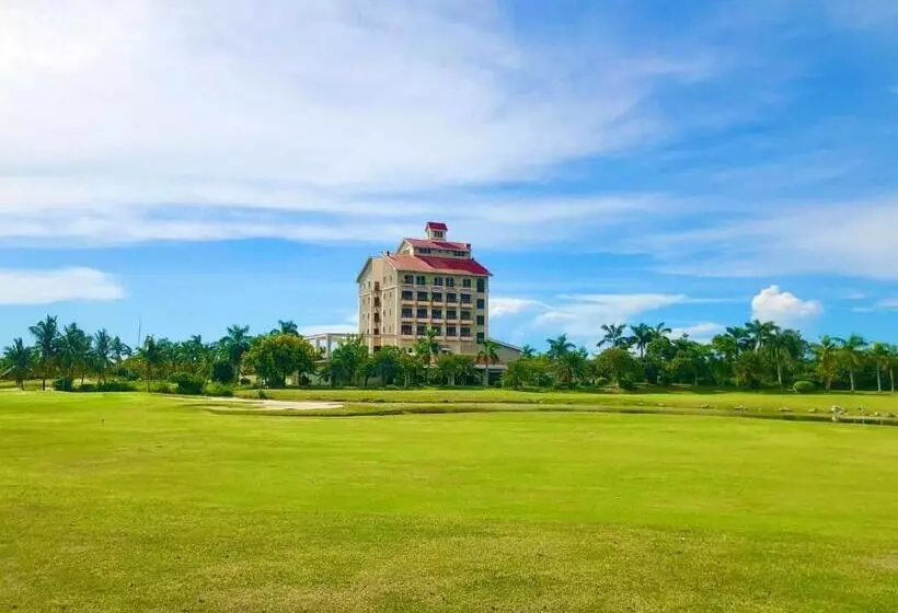 Queens Island Golf And Resort