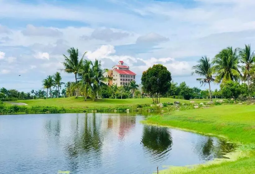 Queens Island Golf And Resort