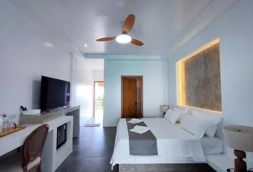 Lomakeskus Bohol Coastal View