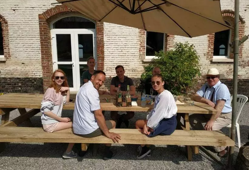 Aamiaismajoitus (B&B) Chambres Du Campreux