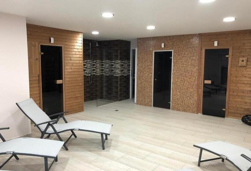 צימר Korona Panzió