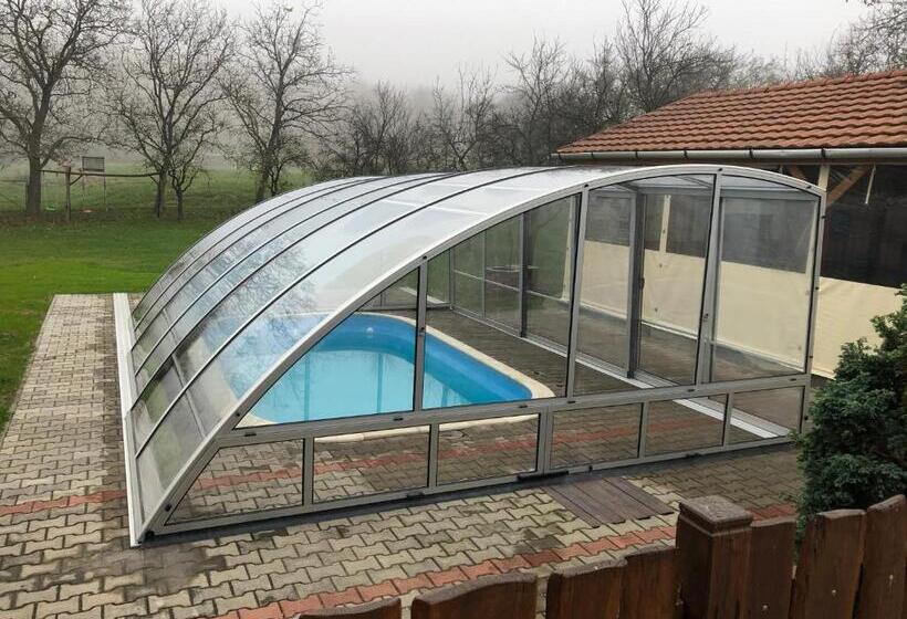 צימר Korona Panzió