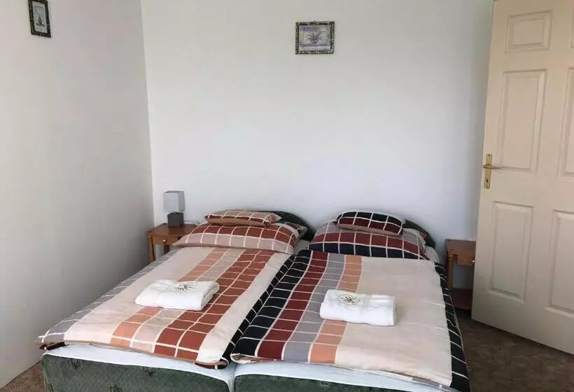 Aamiaismajoitus (B&B) Korona Panzió