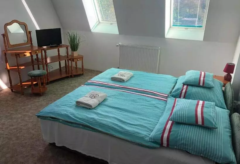 Aamiaismajoitus (B&B) Korona Panzió