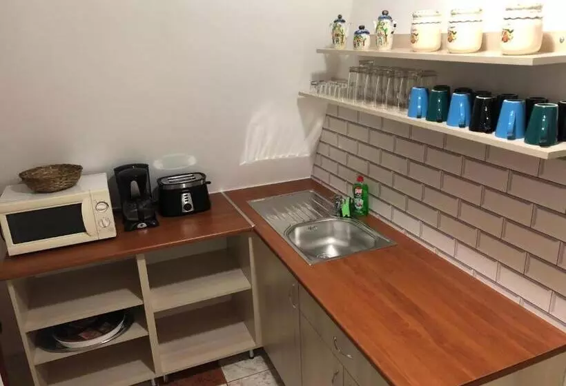 Aamiaismajoitus (B&B) Korona Panzió