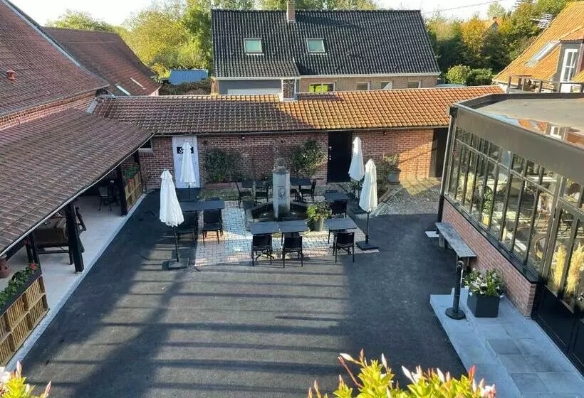 Aamiaismajoitus (B&B) Le Domaine D Helant