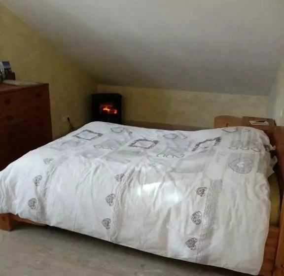 ベッドアンドブレックファースト Les Lutins